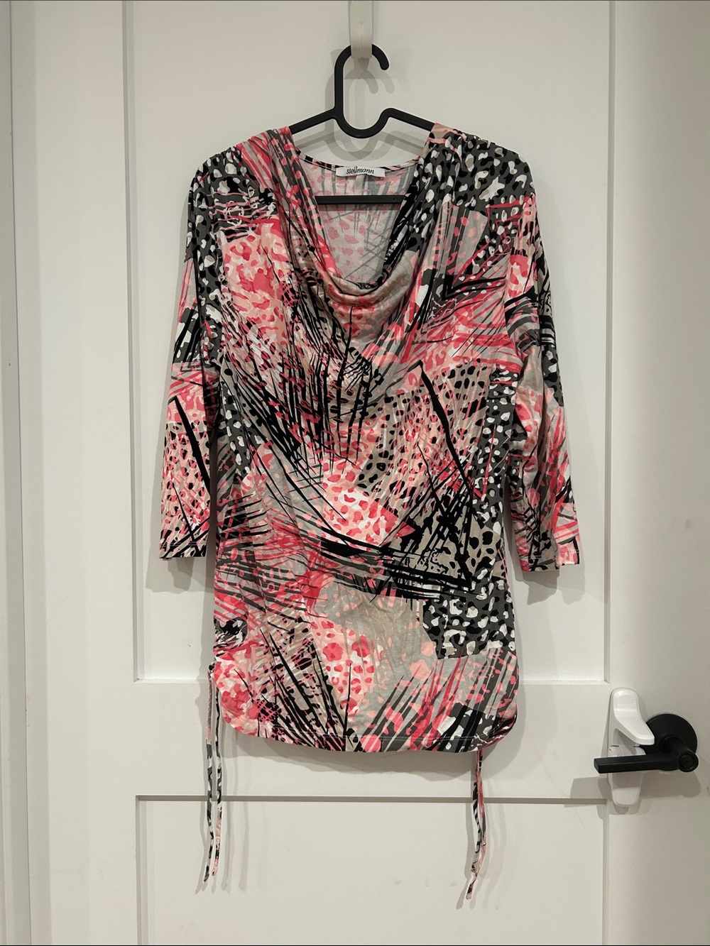 Steilmann Abstract Print Long Sleeve Tee in Pink, Black, Gray